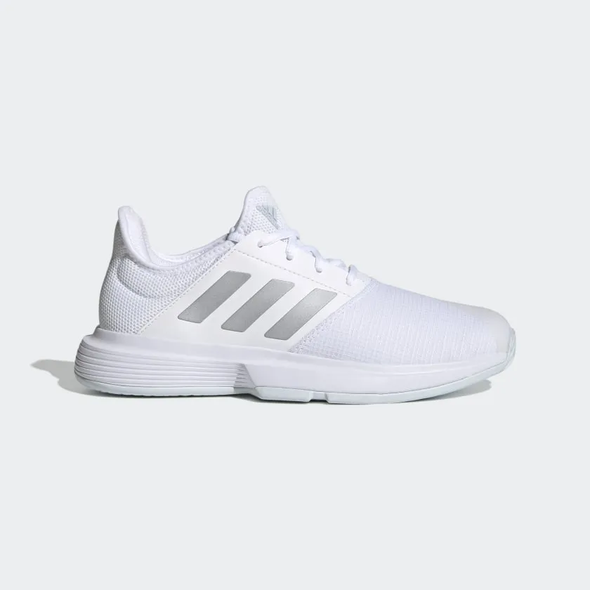 ADIDAS GAMECOURT TENNIS - Cloud White / Silver Metallic / Halo Blue