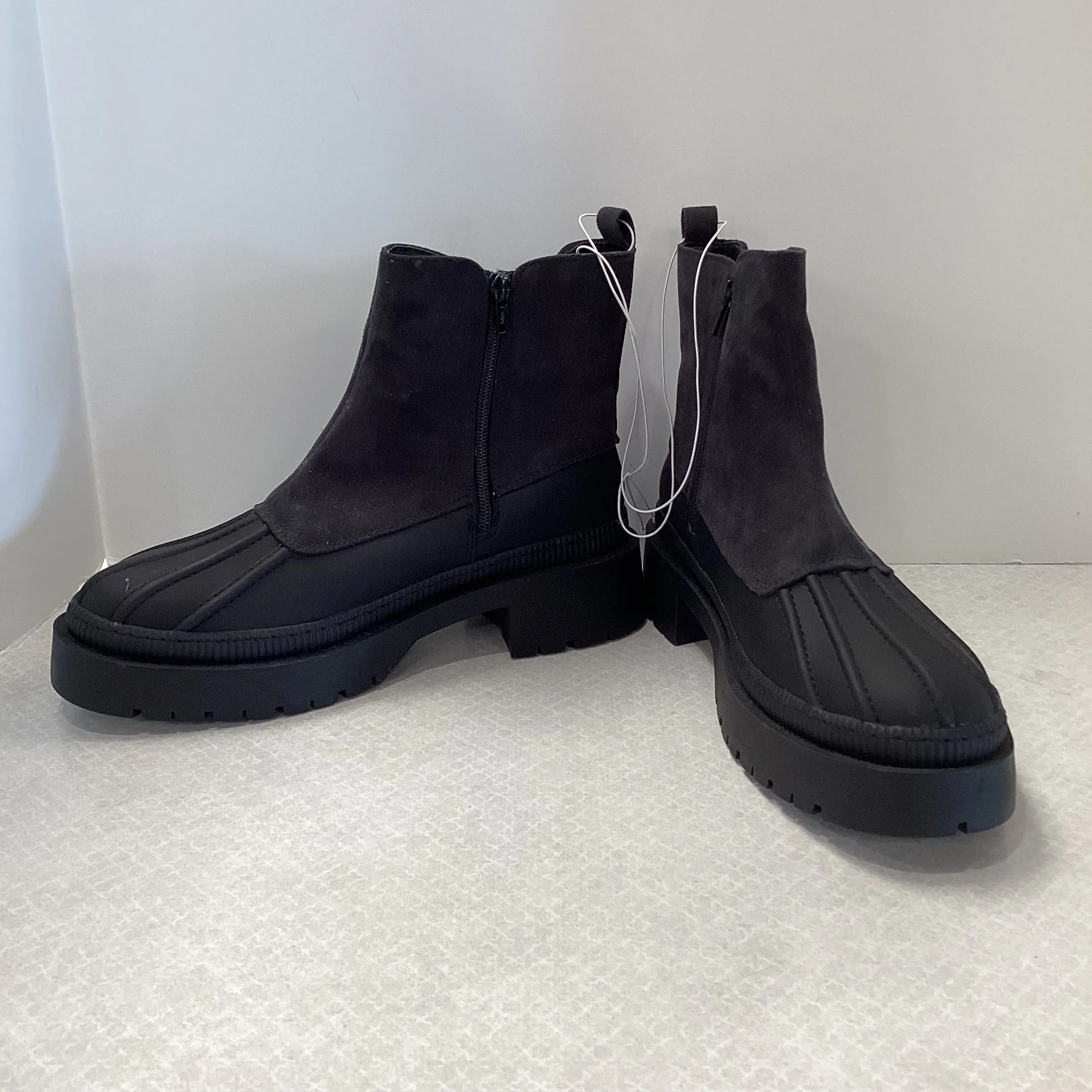 Boots Rain By Universal Thread In Black, Size: 11