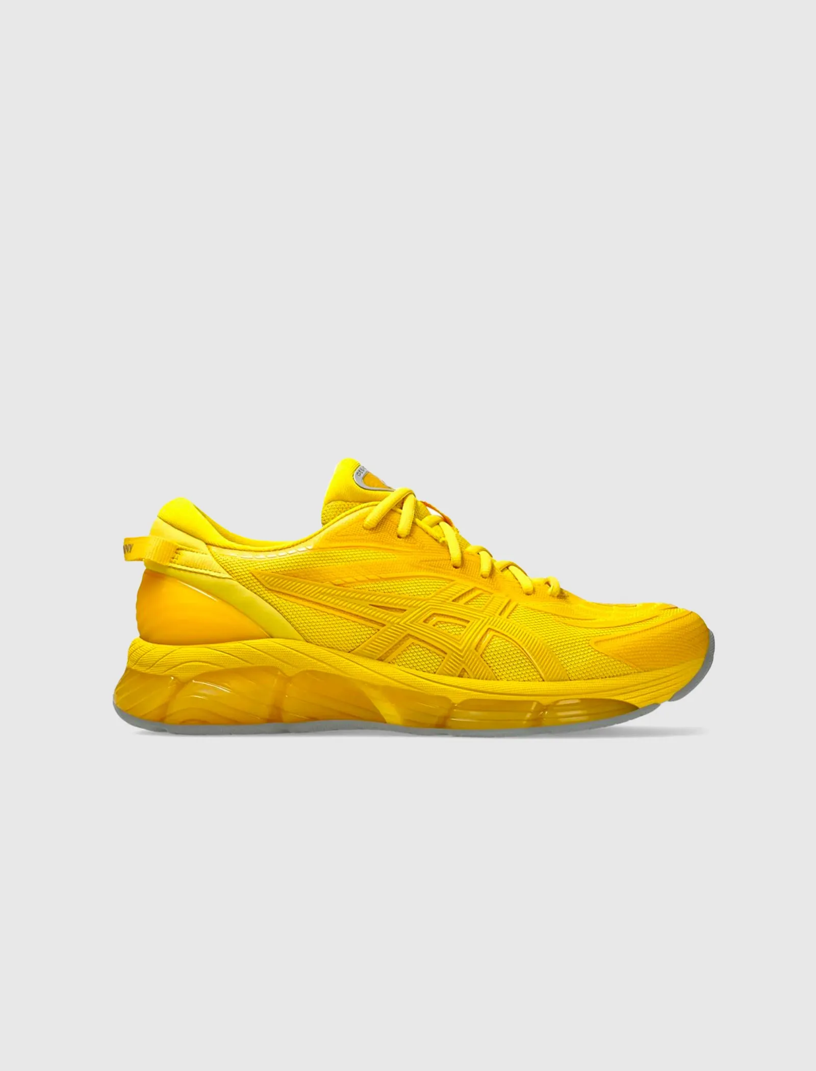 CP COMPANY X GEL- QUANTUM 360 VIII "MISSION YELLOW"