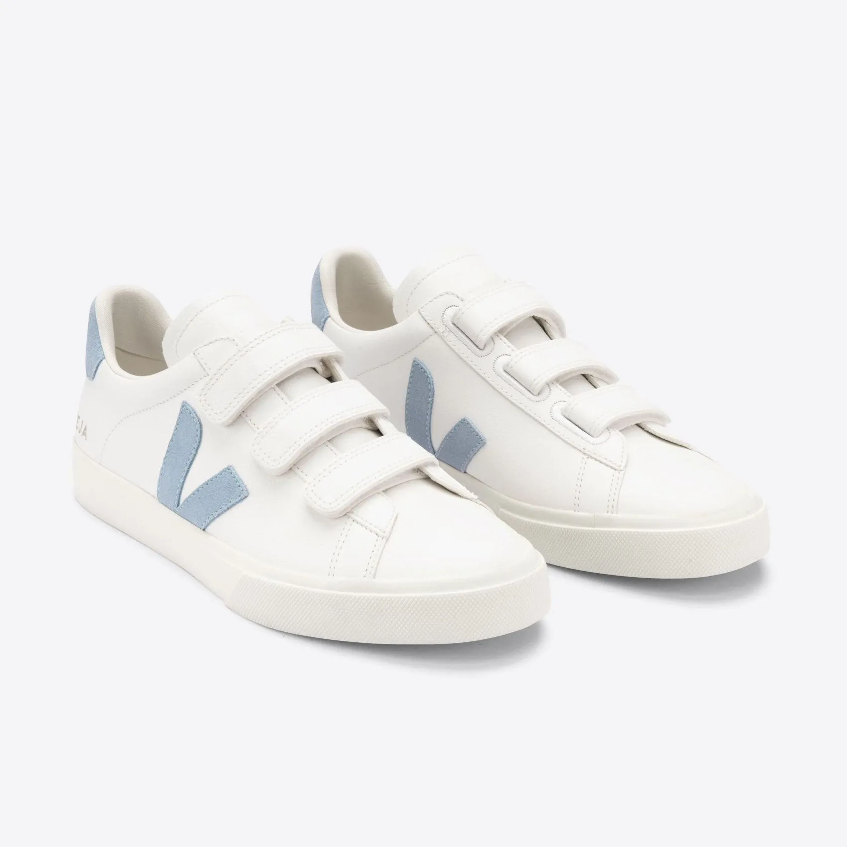 Recife Chromefree Sneaker (White   Steel)